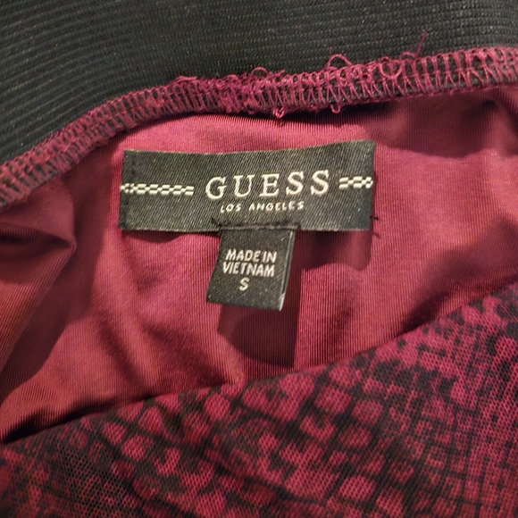 Guess Snake Skin Red Burgundy Shirt and Skirt Set - Picture 8 of 8